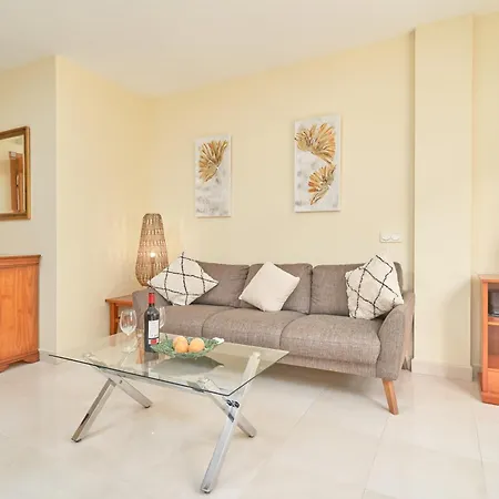 Antonio Millon 27 Apartment *
