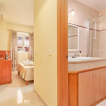 Antonio Millon 27 Apartment